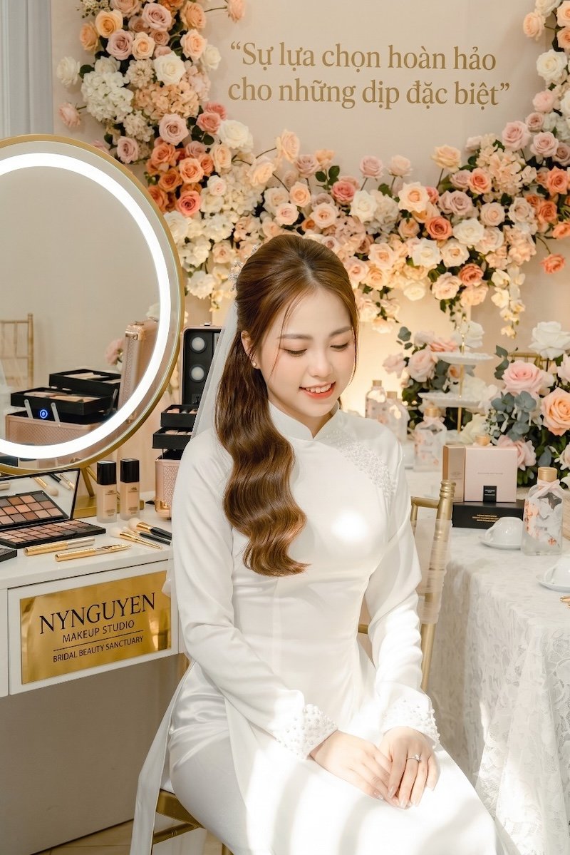 Top 10 tiệm makeup quận 1, Chuyên trang điểm đi tiệc - 43 Top 10 tiệm makeup quận 1, Chuyên trang điểm đi tiệc - 42