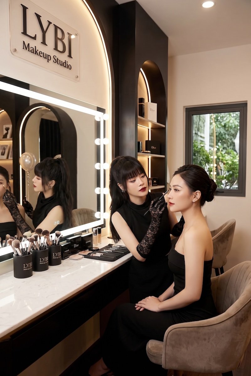 Top 10 tiệm makeup quận 2, Chuyên trang điểm đi tiệc - 21 Top 10 tiệm makeup quận 2, Chuyên trang điểm đi tiệc - 20