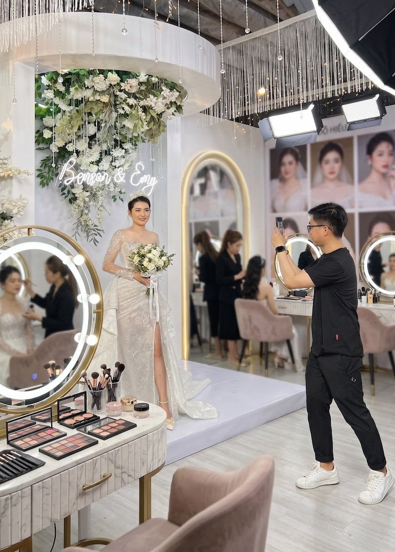 Top 10 tiệm makeup quận 3, Chuyên trang điểm đi tiệc - 50